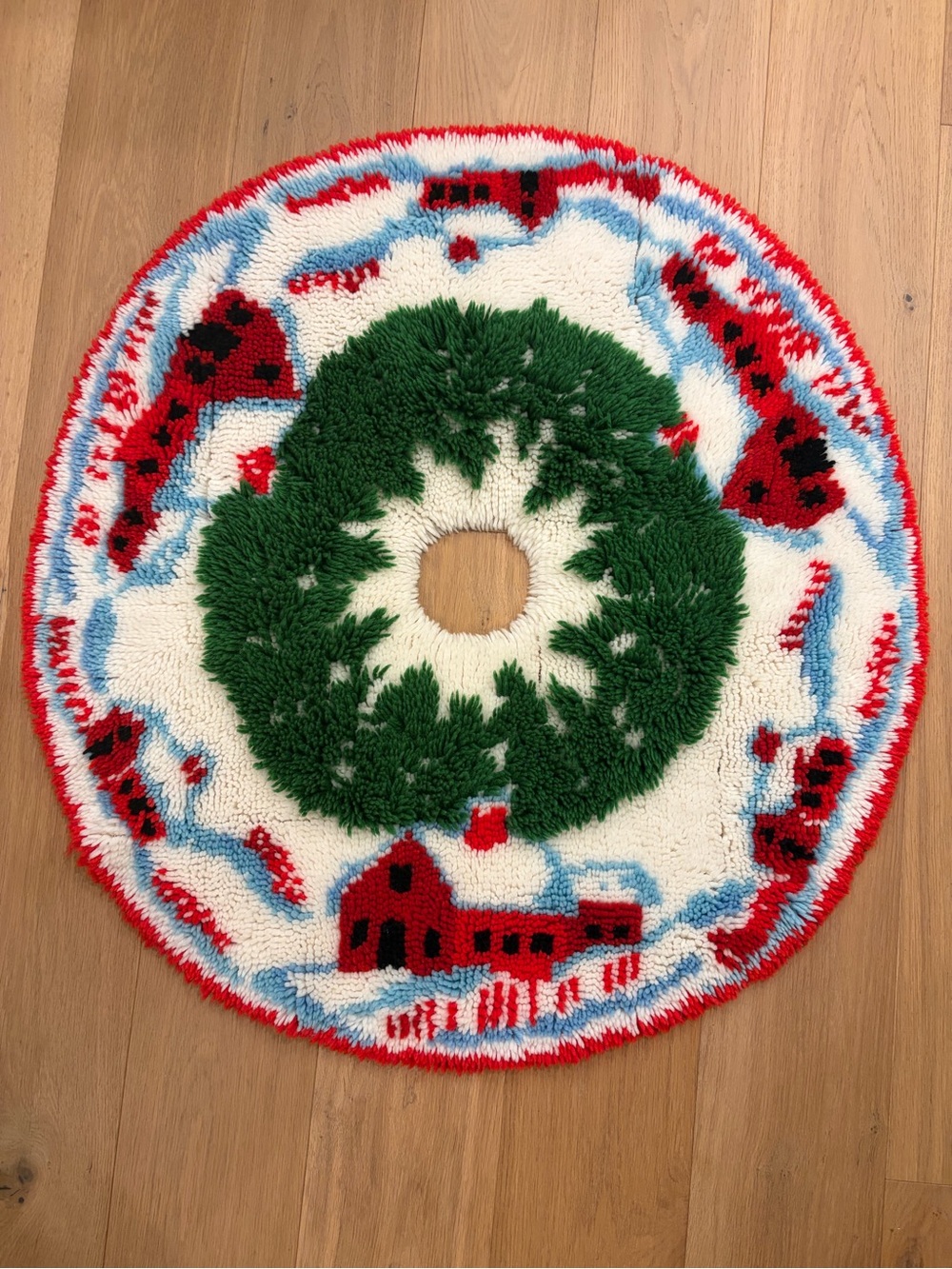 Vintage Handmade Latch Hook Christmas Tree Skirt Farm Barn Holiday Decor